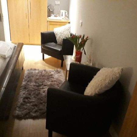 Coast 77 B&B Poole Eksteriør billede