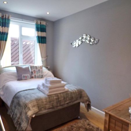 Coast 77 B&B Poole Eksteriør billede