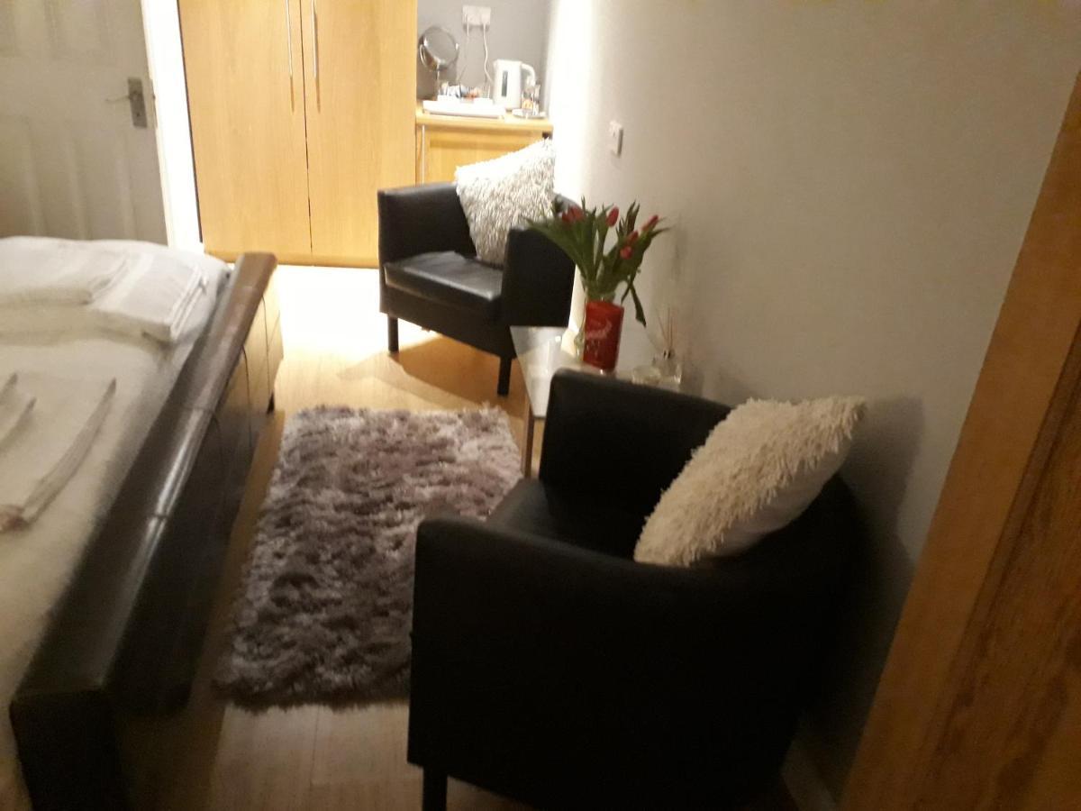 Coast 77 B&B Poole Eksteriør billede