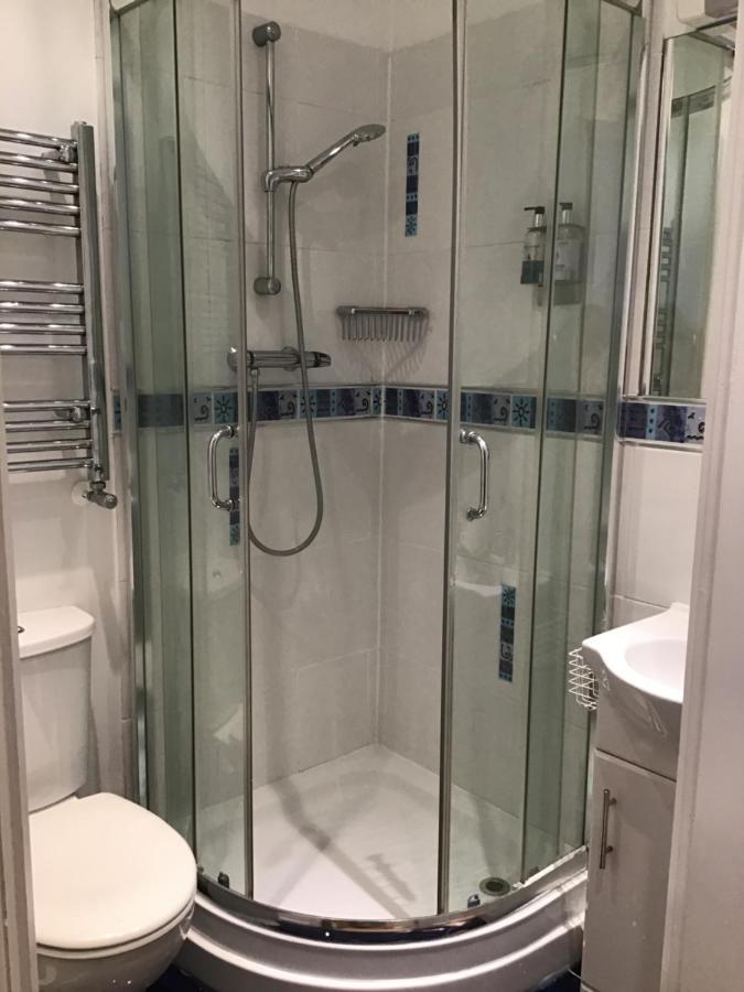 Coast 77 B&B Poole Eksteriør billede
