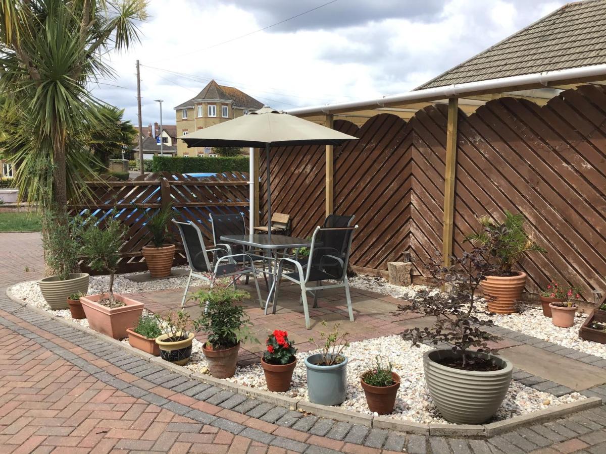 Coast 77 B&B Poole Eksteriør billede